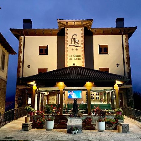 Hotel La Cuna Del Sella أوسيجا دي ساجامبر المظهر الخارجي الصورة