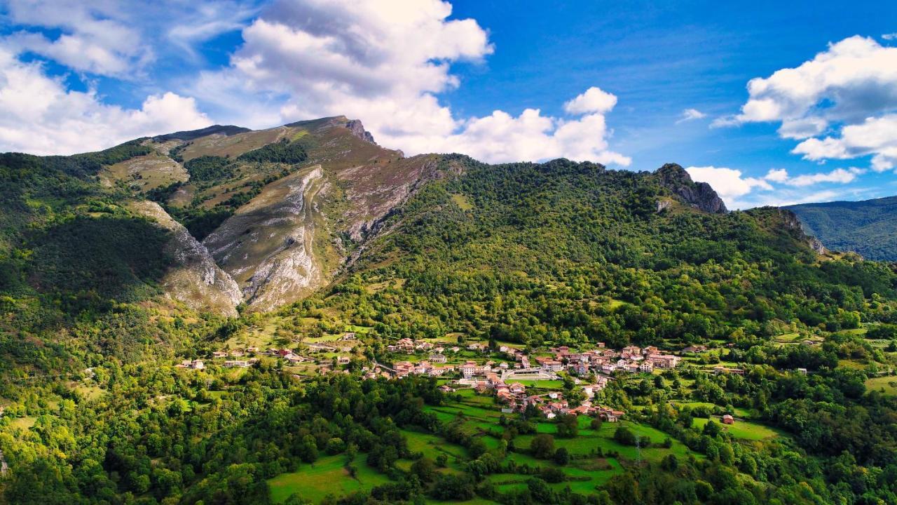 Hotel La Cuna Del Sella أوسيجا دي ساجامبر المظهر الخارجي الصورة