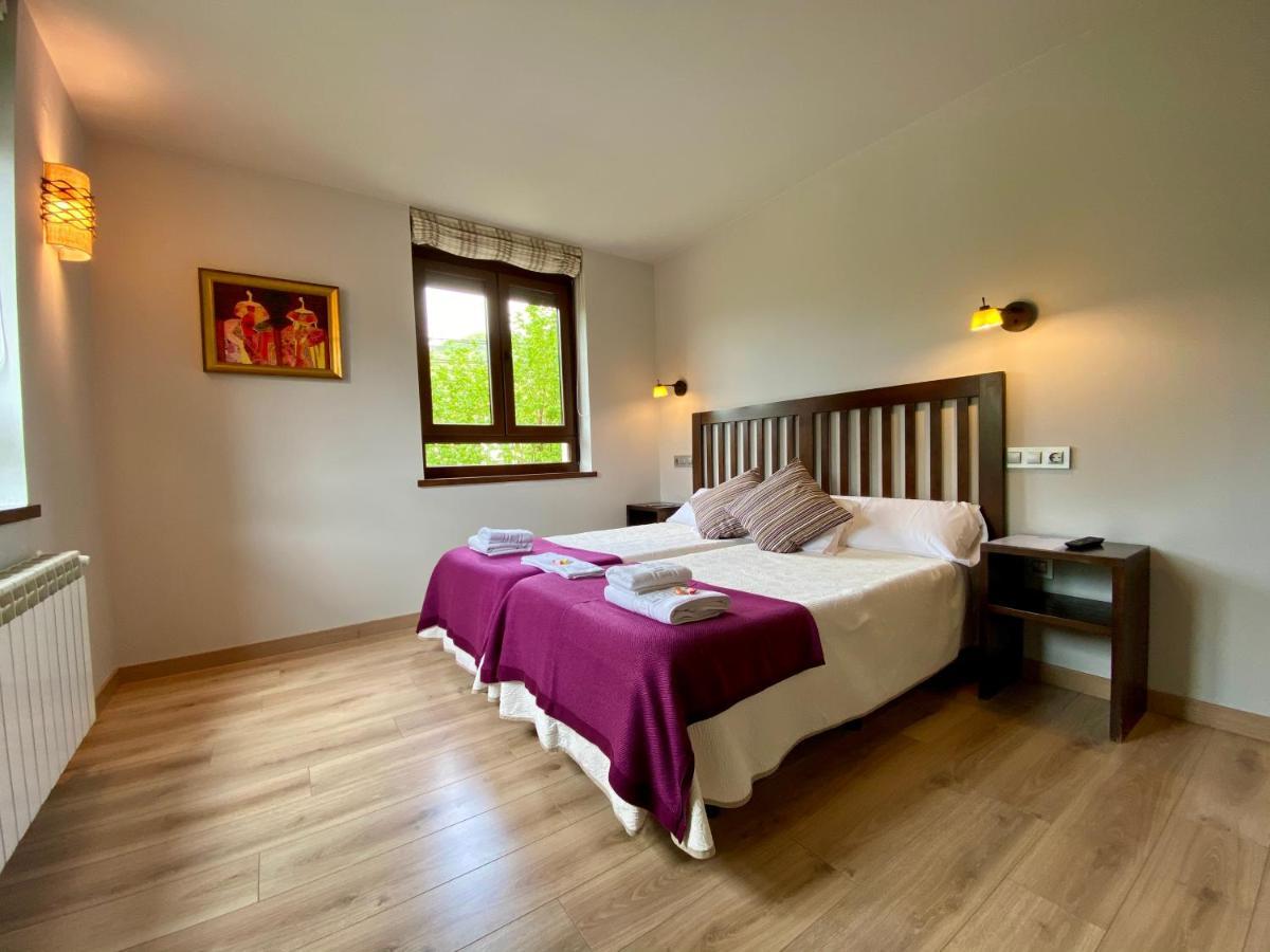 Hotel La Cuna Del Sella أوسيجا دي ساجامبر المظهر الخارجي الصورة