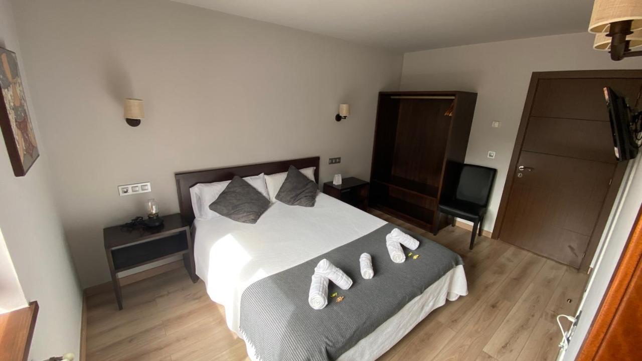 Hotel La Cuna Del Sella أوسيجا دي ساجامبر المظهر الخارجي الصورة