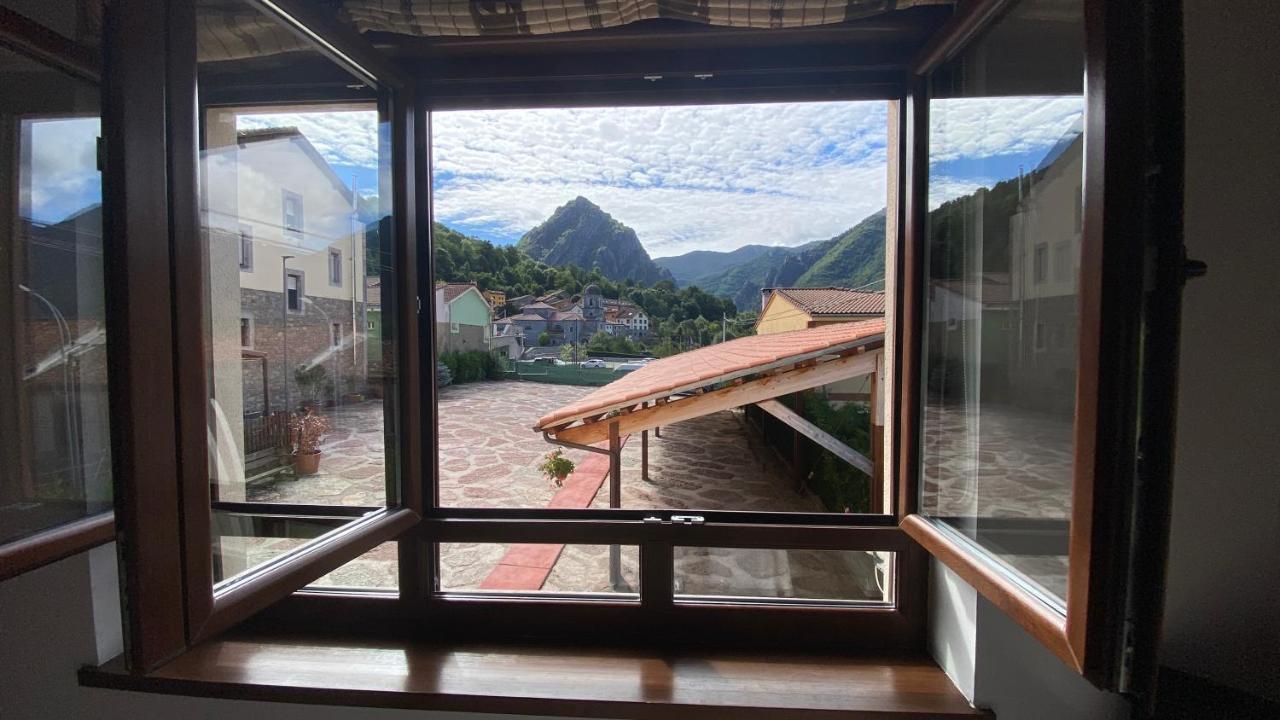 Hotel La Cuna Del Sella أوسيجا دي ساجامبر المظهر الخارجي الصورة