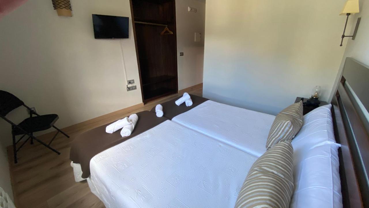 Hotel La Cuna Del Sella أوسيجا دي ساجامبر المظهر الخارجي الصورة