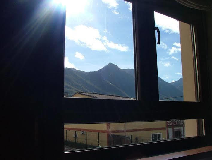 Hotel La Cuna Del Sella أوسيجا دي ساجامبر المظهر الخارجي الصورة