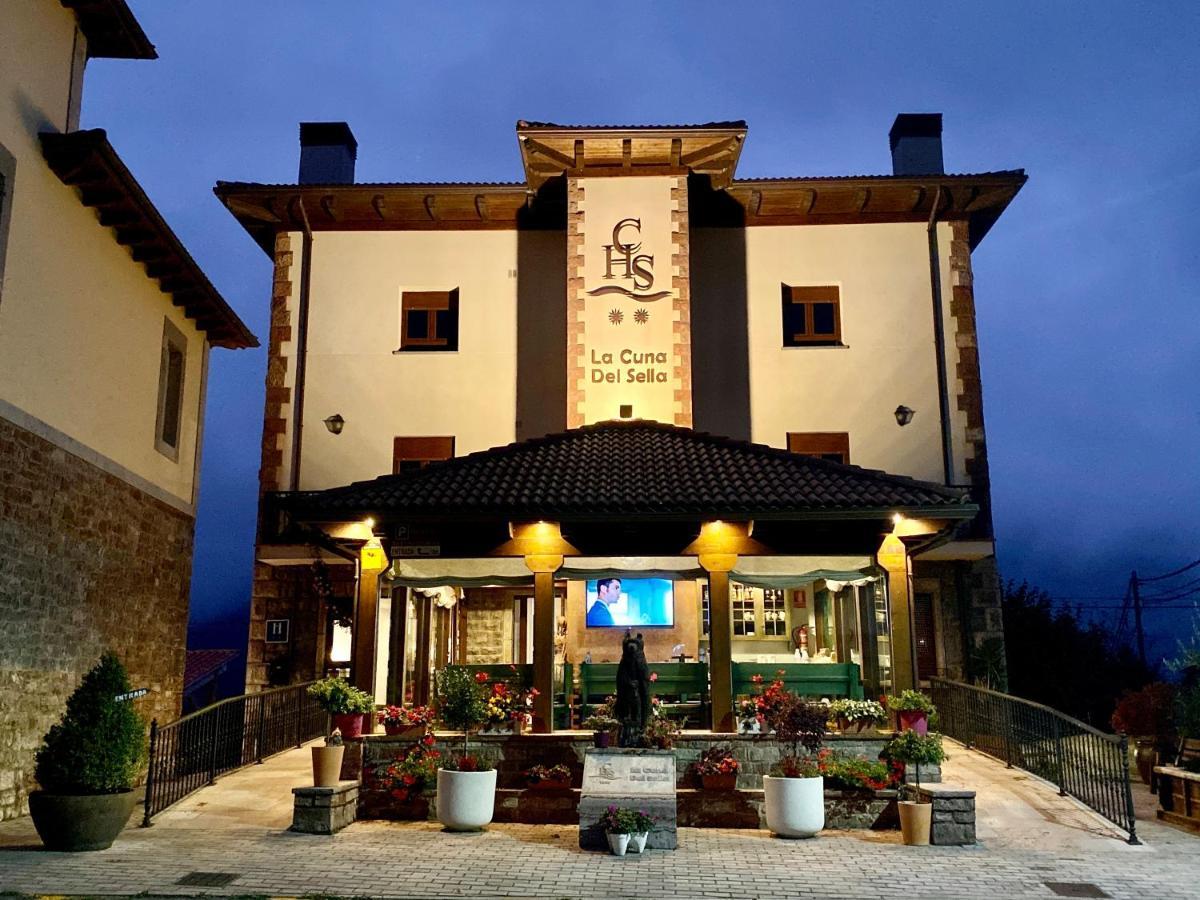 Hotel La Cuna Del Sella أوسيجا دي ساجامبر المظهر الخارجي الصورة