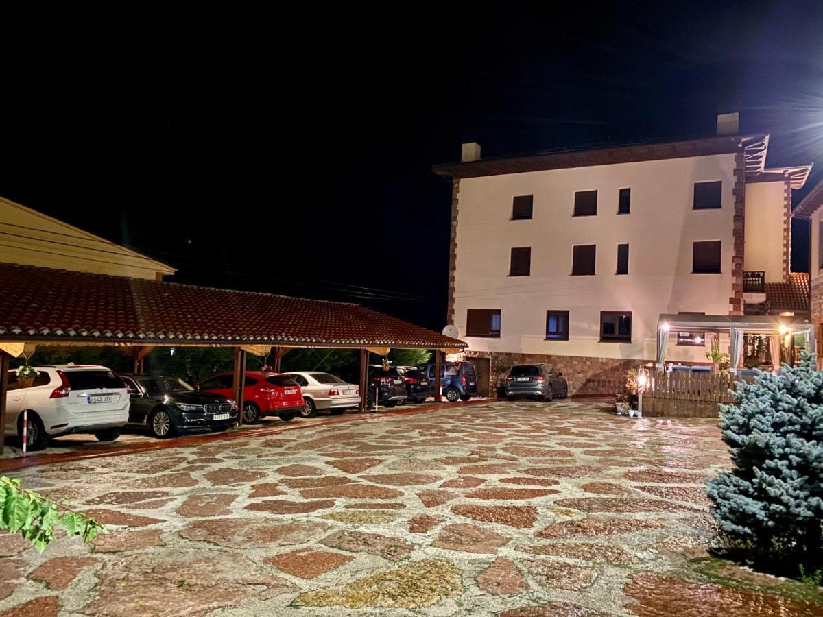 Hotel La Cuna Del Sella أوسيجا دي ساجامبر المظهر الخارجي الصورة