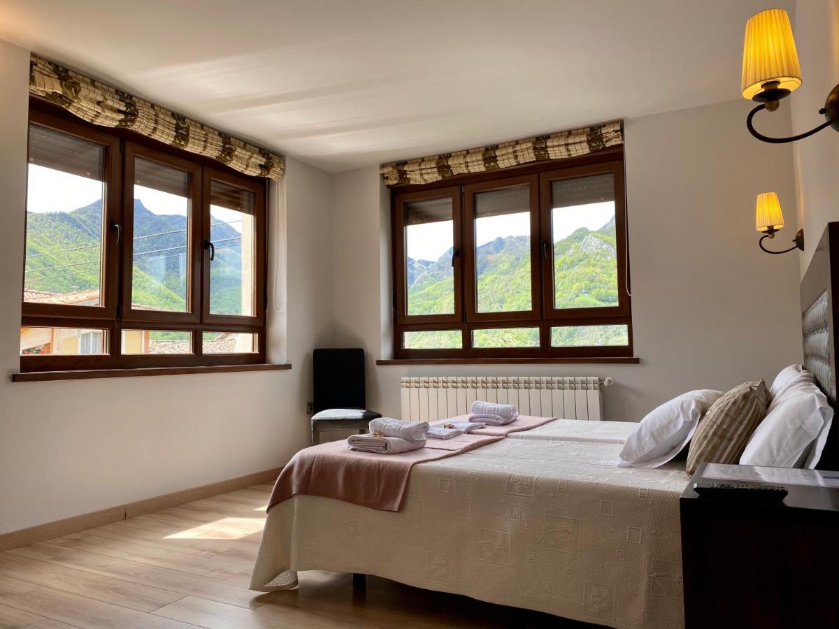Hotel La Cuna Del Sella أوسيجا دي ساجامبر المظهر الخارجي الصورة
