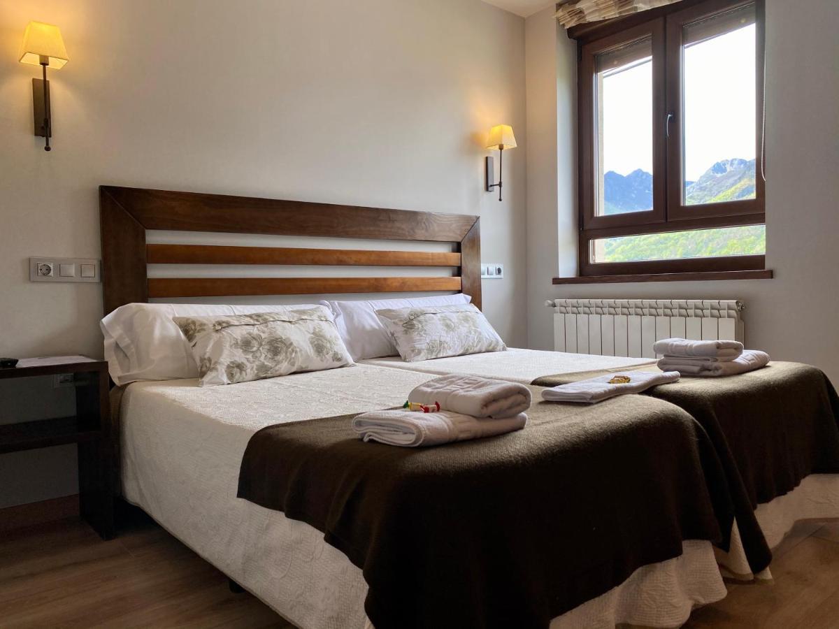 Hotel La Cuna Del Sella أوسيجا دي ساجامبر المظهر الخارجي الصورة