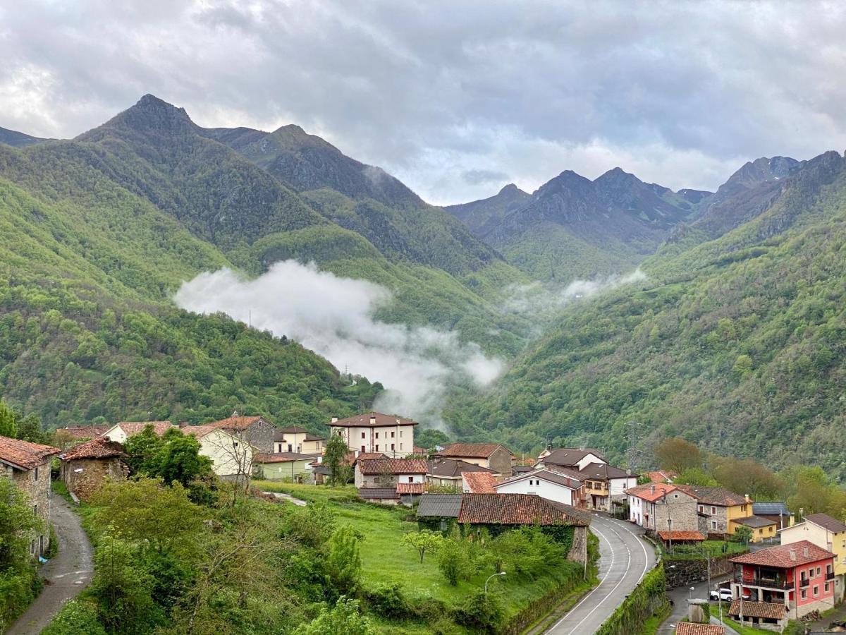 Hotel La Cuna Del Sella أوسيجا دي ساجامبر المظهر الخارجي الصورة